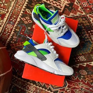 Nike Air Huarache "Scream Green" **US Women's 8.5 / Men's 7**